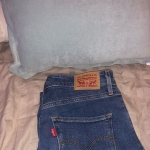 Levi’s jeans in style 721 high rise skinny